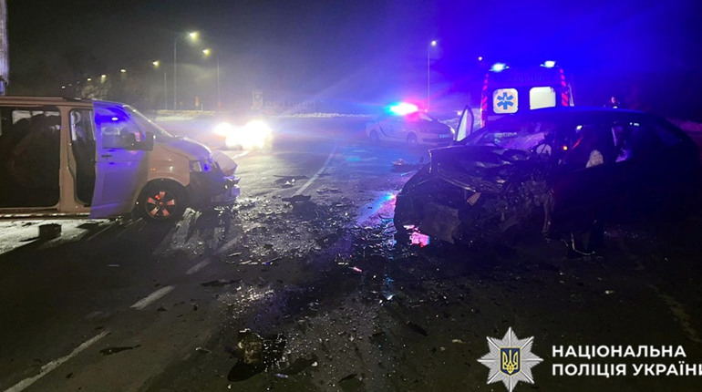 Поблизу Нетішина сталася аварія: серед травмованих 2-річна дитина