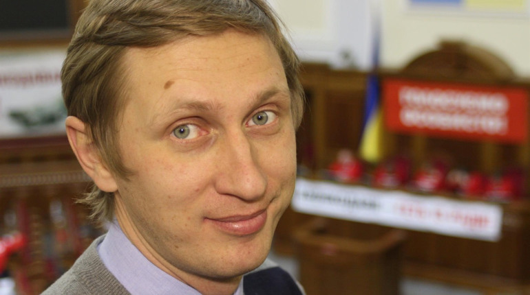 Журналіст «Громадського» родом з Херсона захворів на COVID-19. Поки в легкій формі