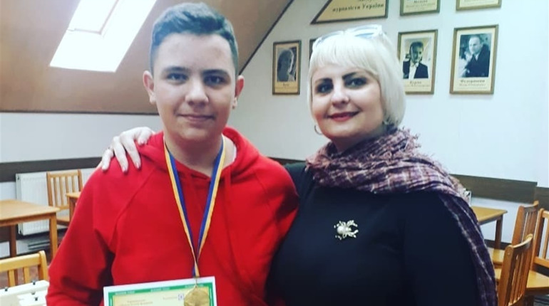 Валентин Гулька з Чорткова став переможцем обласного турніру з блискавичних шахів