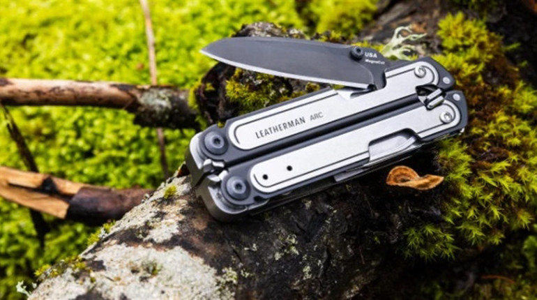 Мультитул у рюкзаку туриста: які інструменти реально потрібні, а що — маркетинг