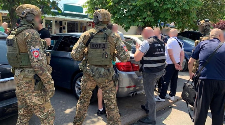 Вимагали гроші у в'язнів Чернігівського СІЗО. Затримано учасників організованої злочинної групи