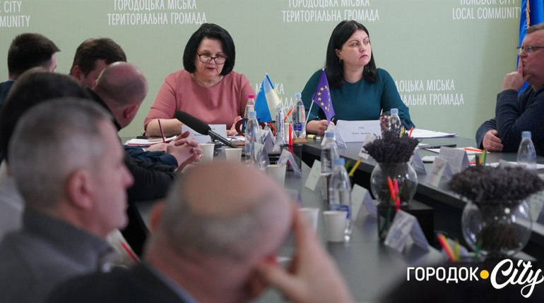 У Городку ще двоє депутатів достроково склали мандати