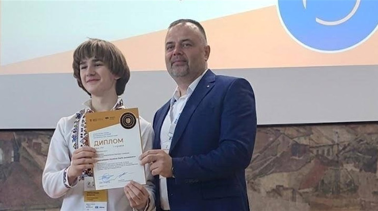 Десятикласник із Шостки підкорив всеукраїнські олімпіади та готується до Стамбула