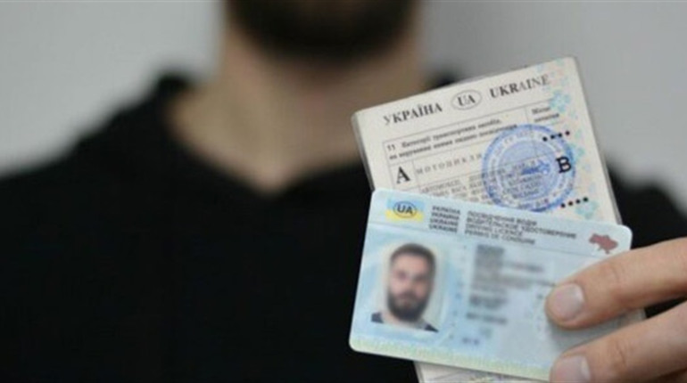 На Одещині затримали порушника ПДР: чоловік зізнався, що купив водійські права