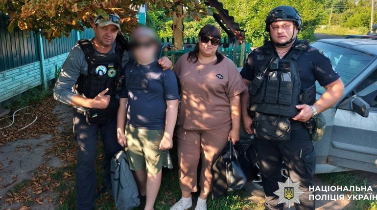Поліцейські допомогли евакуювати мешканців Шевченківської громади
