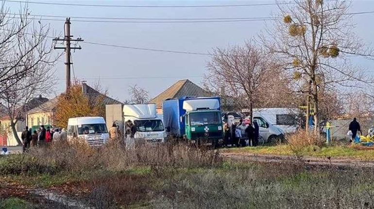 Допомога з Фастова до Ізюма: на Харківщину відправилися сім автівок з продуктами, одягом та ліками