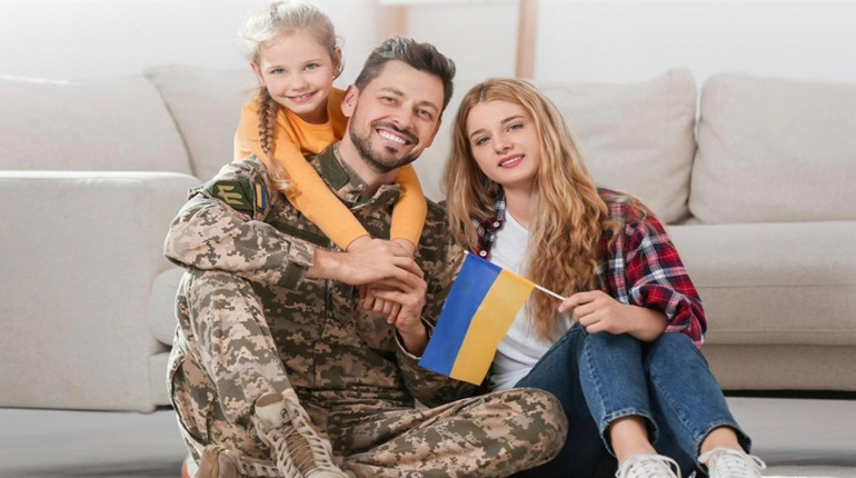 “Траєкторія 2” - освітньо-грантова програма. Розповідаємо хто може податися