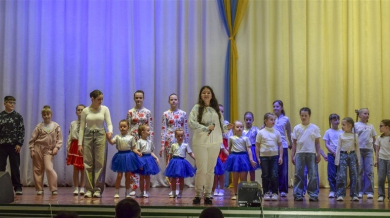 Молитва, музика і вдячність. Як у Сатанові відзначили День матері