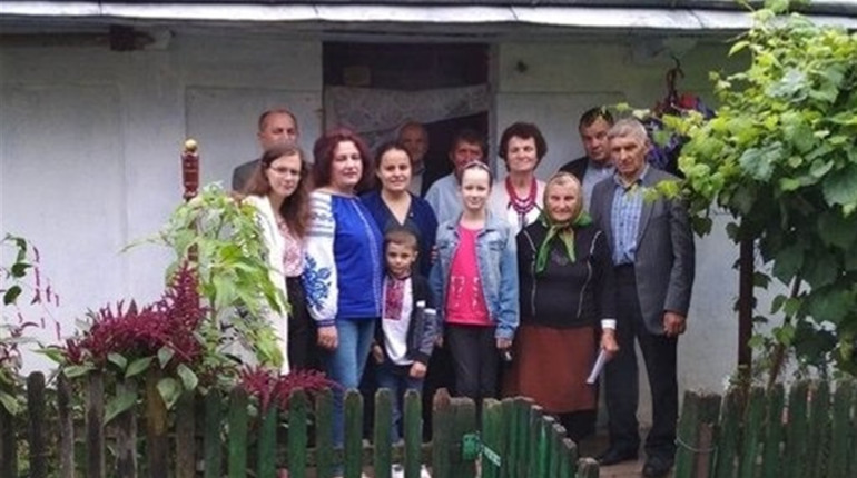 Сторіччя свого будинку відзначила родина з Чортківщини