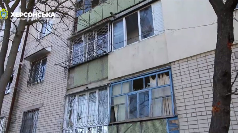 На Херсонщині армія рф атакувала критичну та соціальну інфраструктуру, житлові будинки