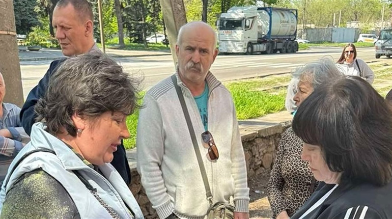 У Дніпрі провели виїзний прийом для переселенців з Волноваського району
