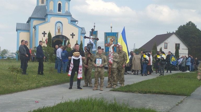 У Заболотті попрощались з земляком-Героєм. Він загинув на Донеччині