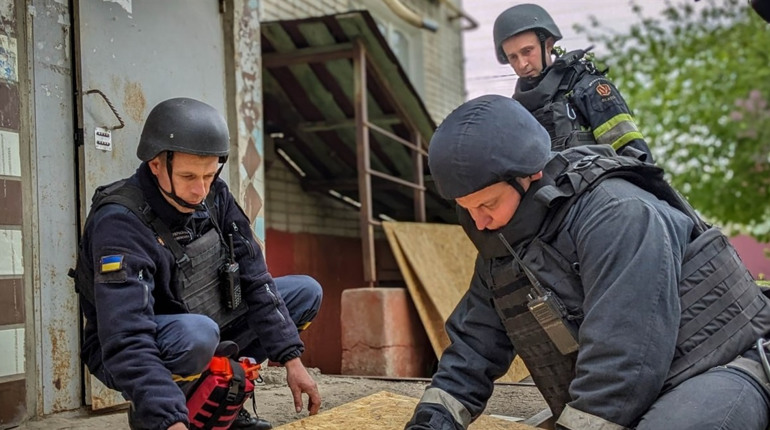 Відновлення після нічного удару: у Шостці завершили аварійні роботи в пошкоджених будинках (фото)