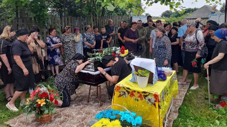 У Глухівській громаді в останню путь провели Ігоря Тюльпу, який боронив нашу свободу під Бахмутом