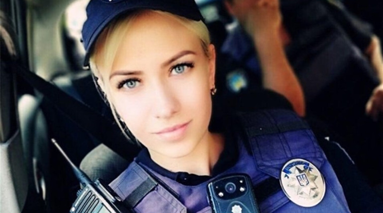 Триває конкурс “Історія успіху жінок в поліції Донеччини”