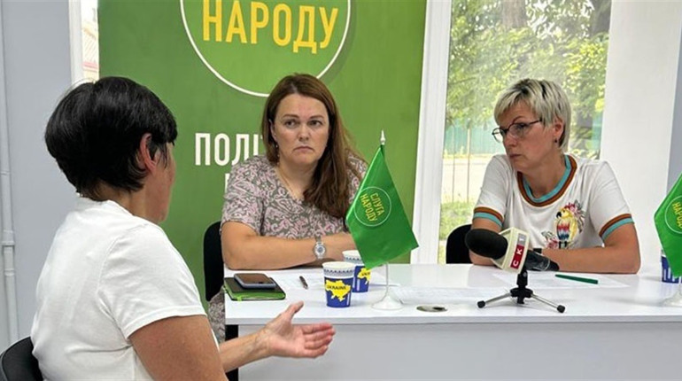 У Звягелі депутатки від "Слуги Народу" провели прийом громадян