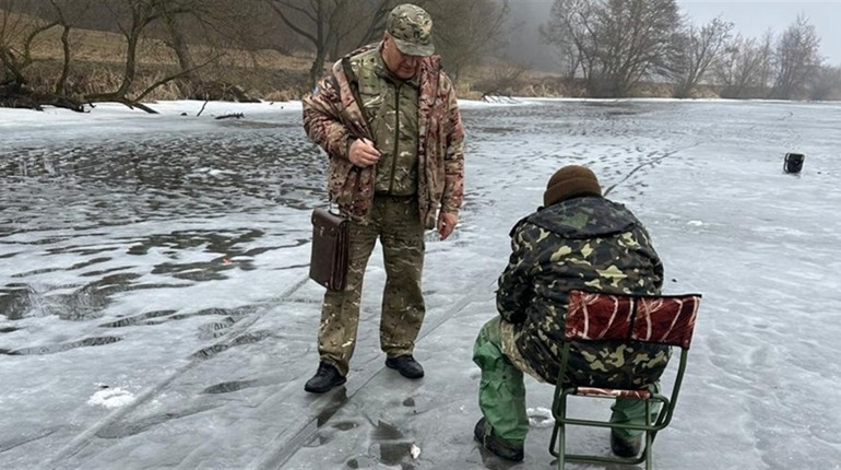 На Звягельщині екоінспектори виявили порушення правил риболовлі