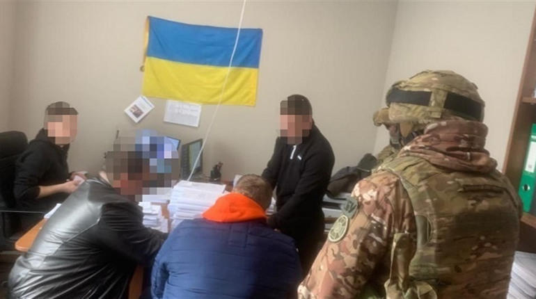 Колишній посадовець Одеської ОДА з "поплічниками" заволоділи 4 млн грн на будівництві амбулаторії