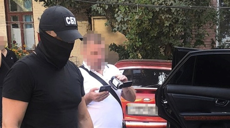 Півмільйона гривень намагався отримати псевдо волонтер у Дніпрі: що загрожує шахраю