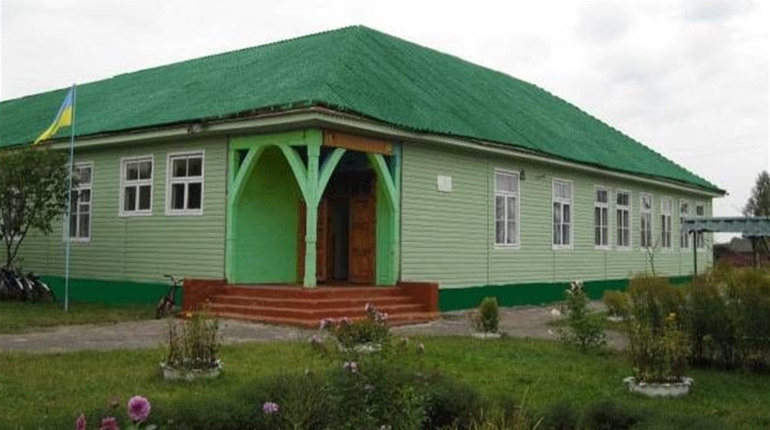У Полицях покрівлю на сільській школі не ремонтували вже 50 років. Її ремонт стане біля 4 мільйонів