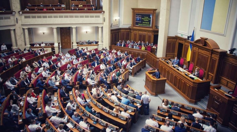 Стрілки годинника переводимо й далі. "Вічного зимового часу" поки не буде