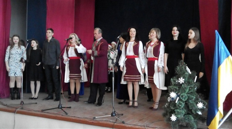 Народні і зразкові у місті і селах