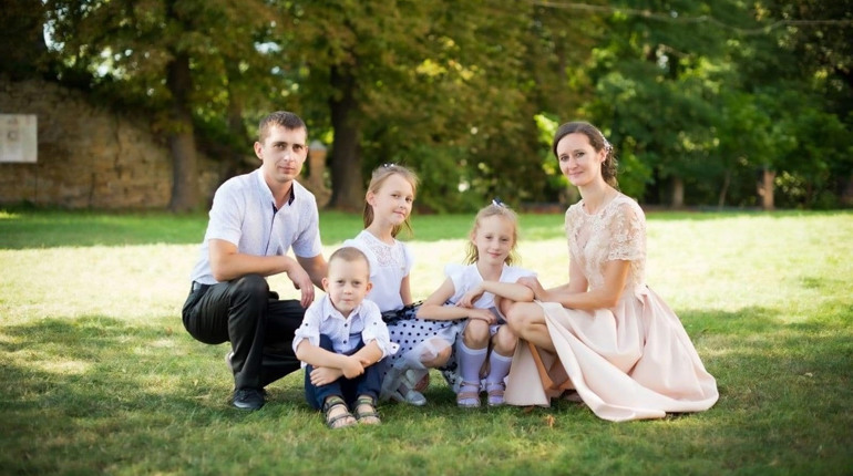 На "бронзових" призерів конкурсу "Родина у світлинах" чекає фотосесія від Володимира Ластовського 