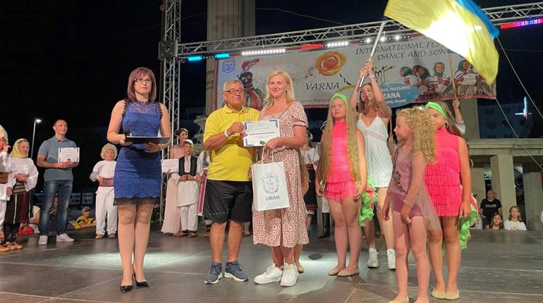 Уманський колектив «Крок вперед» розповідає світові про війну на фестивалі в Болгарії