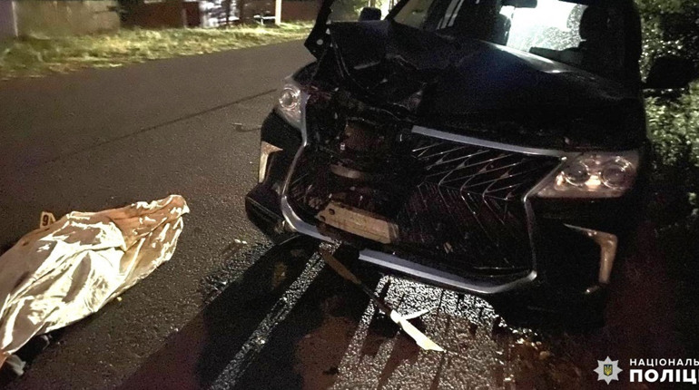 У Сарненському районі під колесами авто загинув пенсіонер