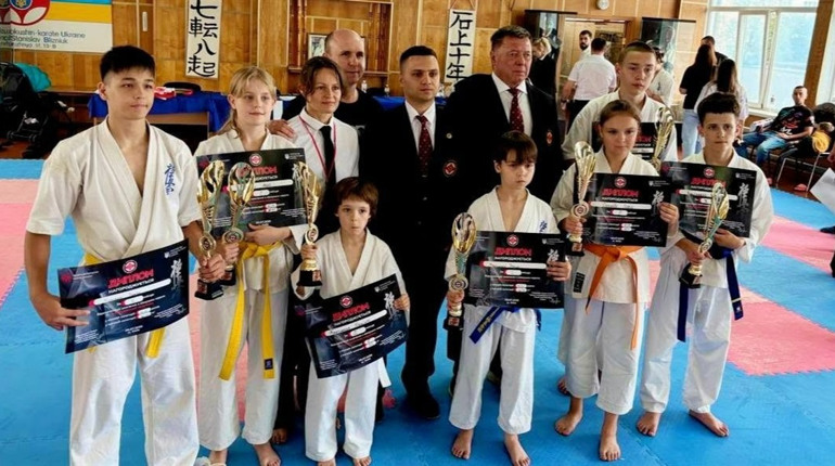 Від турніру в Києві до зборів у Болгарії: літо каратистів Первомайська