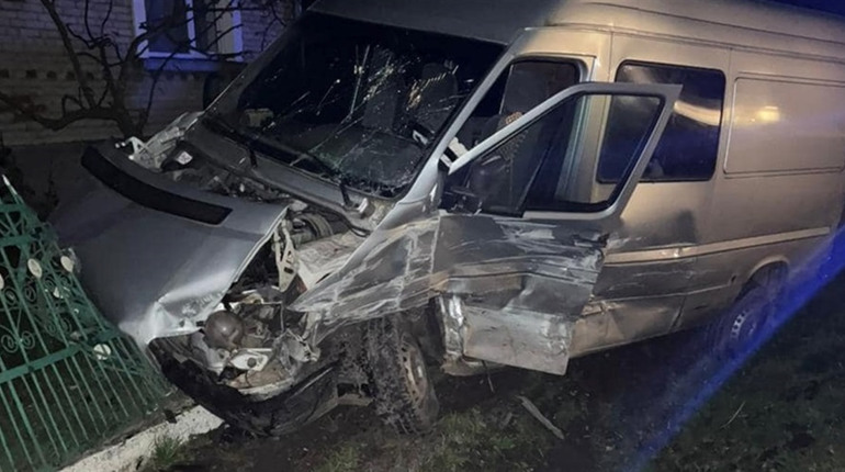 Вечірня аварія у Добрячині – зіткнулися два буси. Водій одного із них перебуває у важкому стані