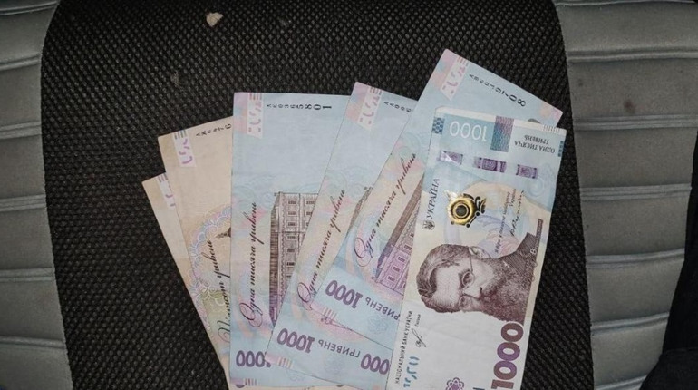 20 тисяч гривень пропонував нетверезий водій поліцейським на Кременеччині