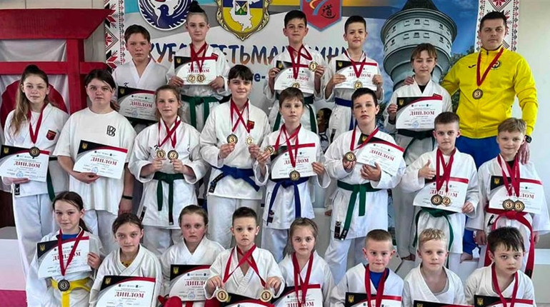 «Самурайчики» привезли додому медалі чемпіонату області з олімпійського карате