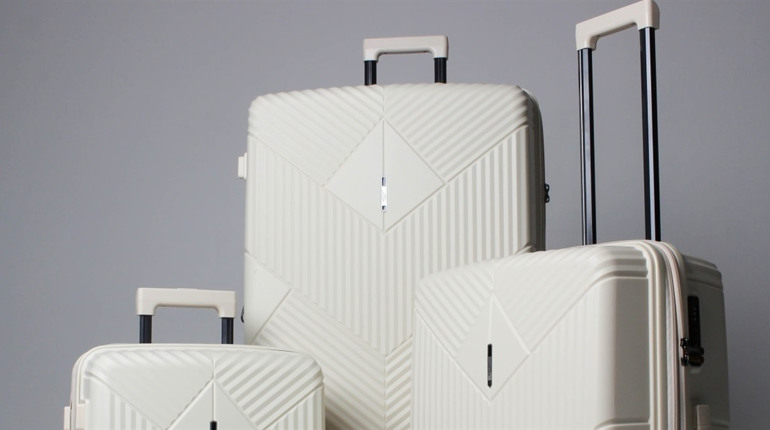 Топ валіз 2024 року: як обрати ідеальний варіант для подорожей