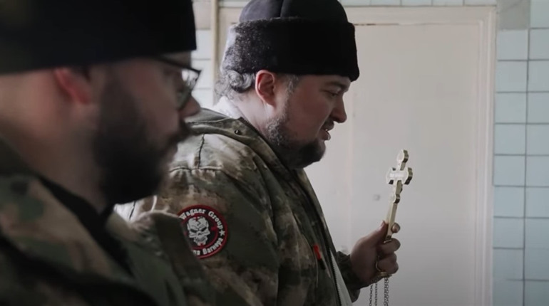 Батюшка з Лисичанська Андрій Павленко, який співпрацював із росіянами, надів шеврон ПВК "Вагнер"