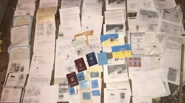 Херсонець нелегально відправляв громадян за кордон