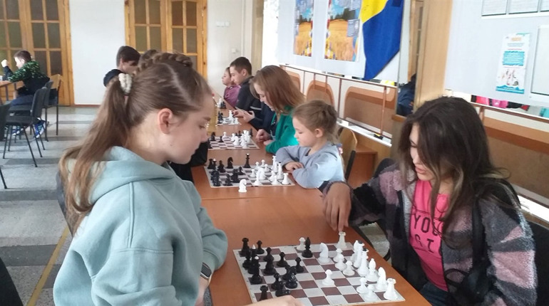 У Смілі відбулися змагання з шахів серед юнаків і дівчат
