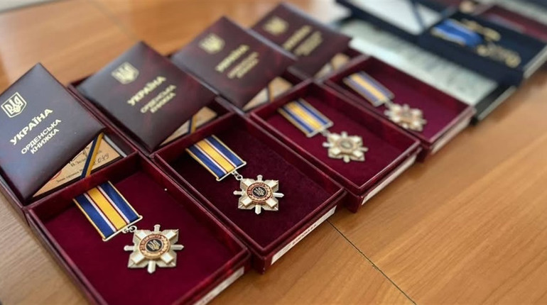 Рідним одинадцятьох загиблих захисників із Сарненського району вручили посмертні нагороди