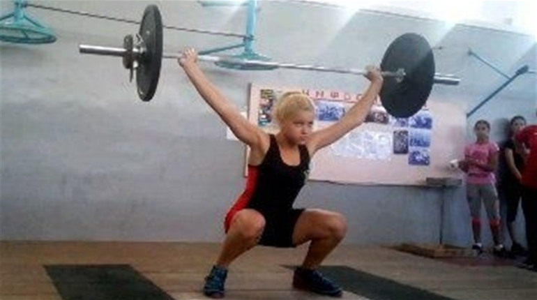 Чотирнадцятирічна сватівська важкоатлетка стала чемпіонкою області