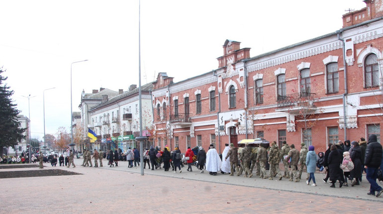 У Ніжині попрощалися із загиблим воїном ЮРІЄМ КІФІКОМ
