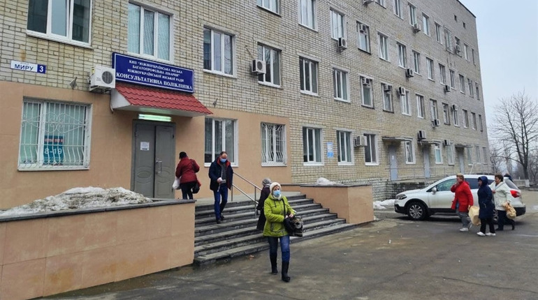 Чи беруть із южноукраїнців гроші за медичні послуги? Відповідає керівництво лікарні