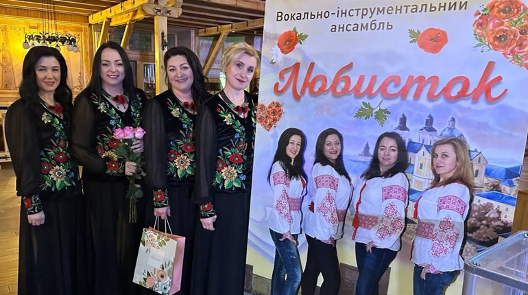 ВІА “Любисток” із Кременця відзначає двадцятирічний ювілей: фото та відео