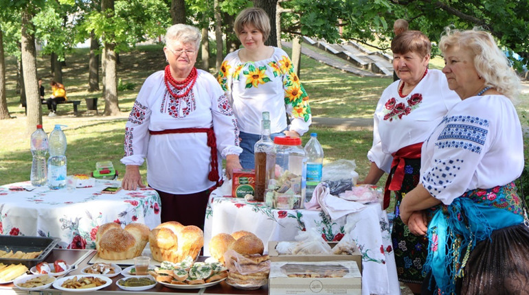Ярмарок до Дня вишиванки в Южноукраїнську. Фоторепортаж