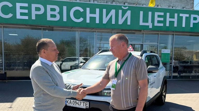 У сервісному центрі МВС у Старокостянтинові презентували новий автомобіль для складання іспитів