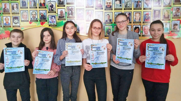 Шестеро дітей з Володимирця отримали дипломи за участь в онлайн фестивалях 