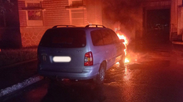 Горіли автомобілі у Червонограді та Добрячині