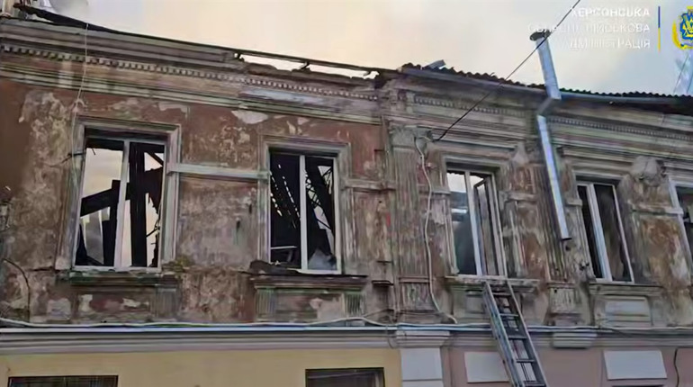 На Херсонщині армія рф завдала ударів по житлових кварталах, критичній та соціальній інфраструктурі