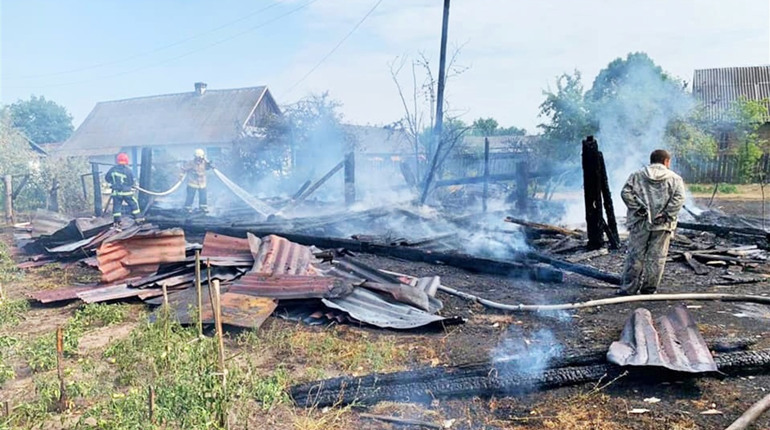 У селі Рудка рятувальники ліквідували дві пожежі