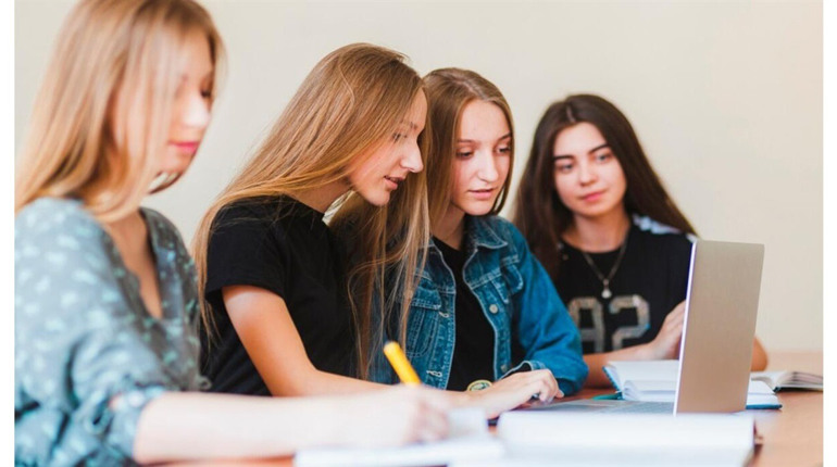 Українських школярів запрошують на Всеукраїнський урок медіаграмотності 2025