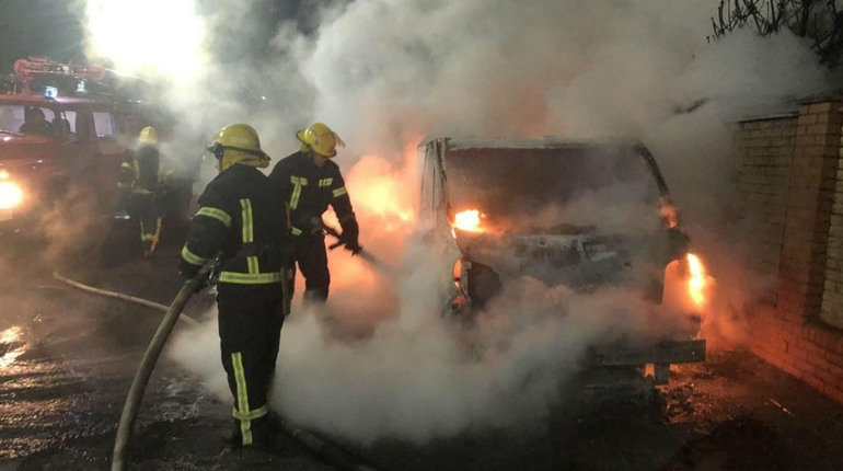 Прибирали дерева й ліквідували загоряння автомобіля